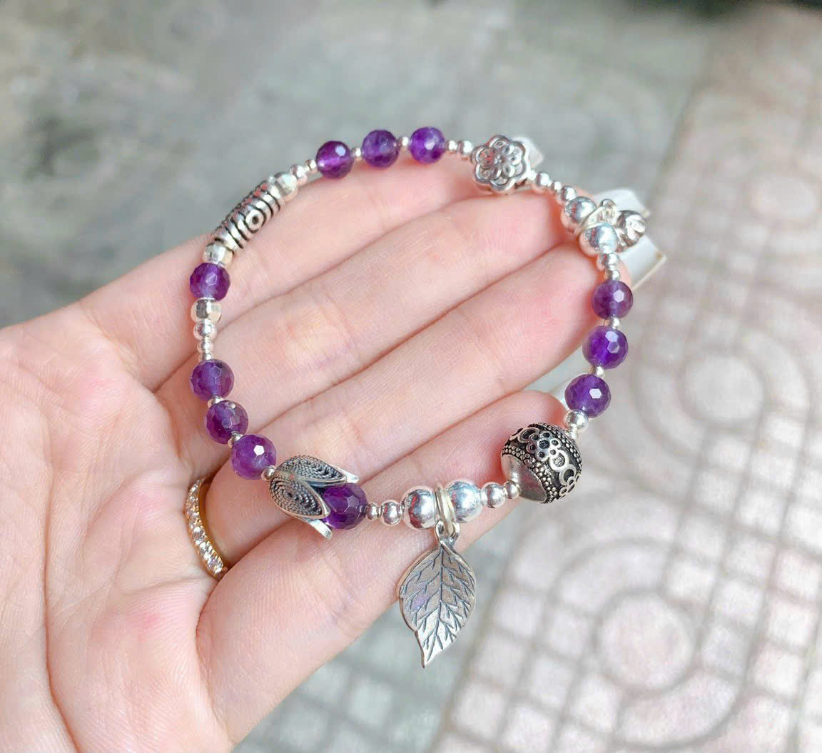 Vòng tay đá Amethyst mix charm bạc